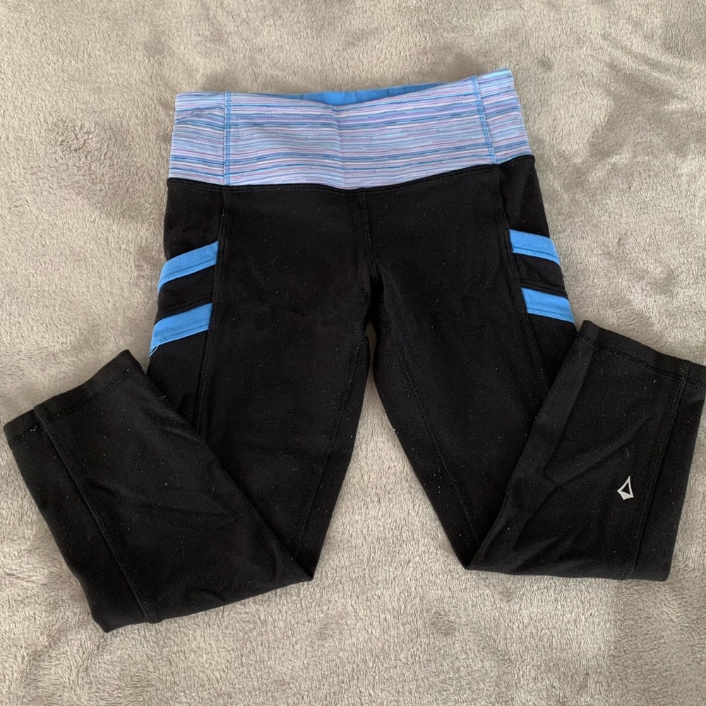 Lululemon Ivivva cropped leggings